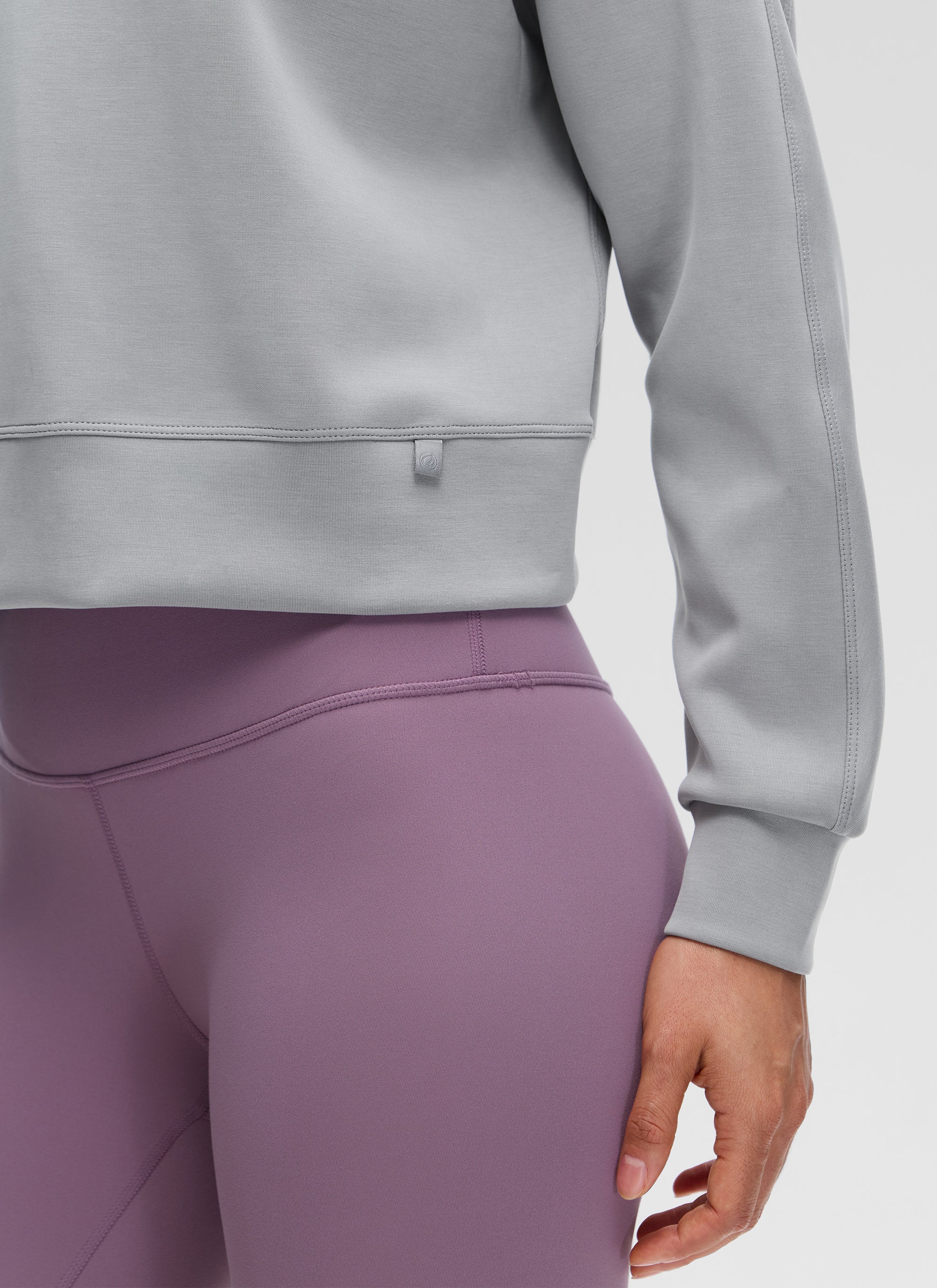 CRZ YOGA Damen SoftAura Oversized Rundhalsausschnitt Sweatshirt Nashorngrau @model_info:larissa