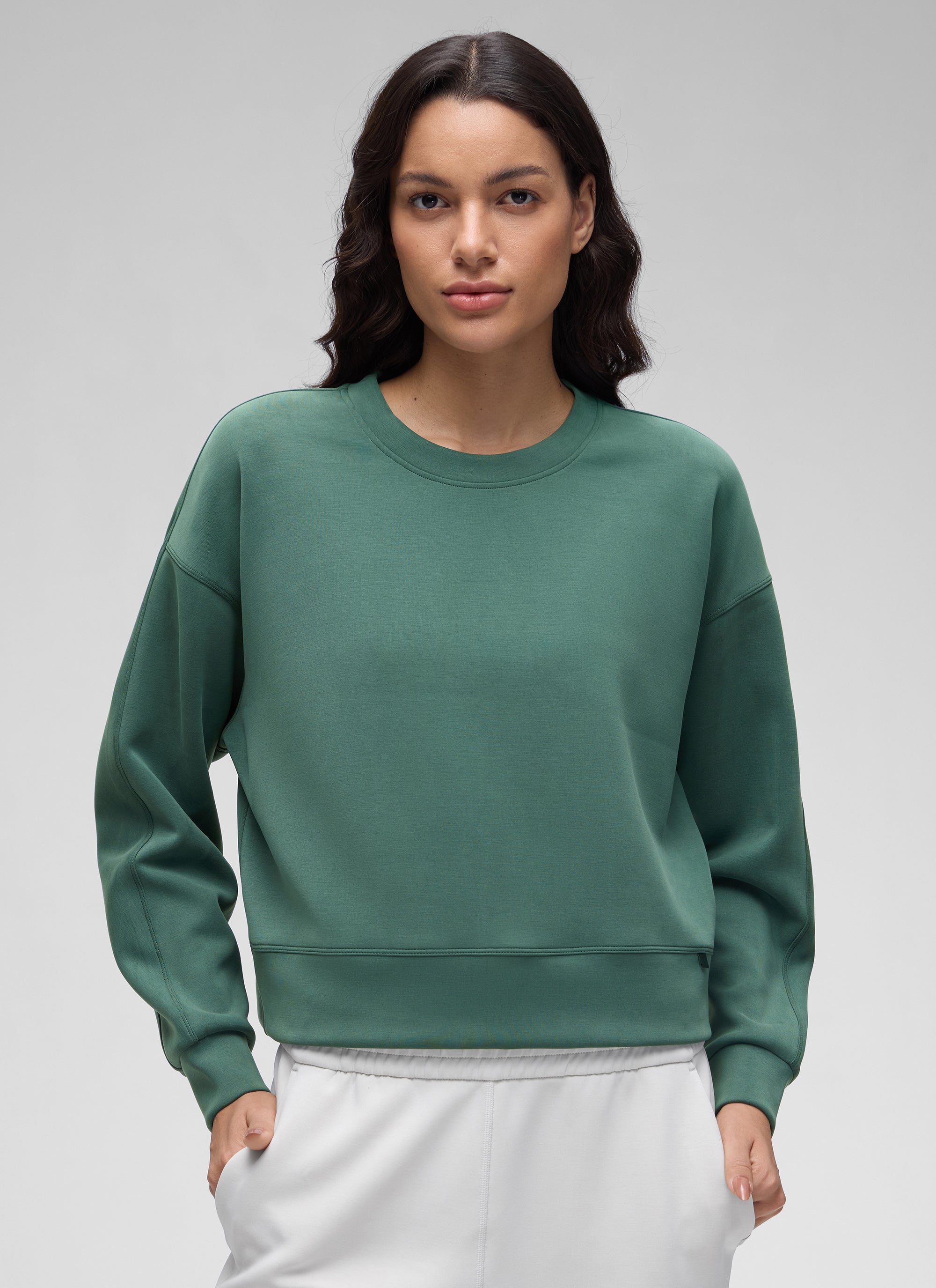 CRZ YOGA Damen SoftAura Oversized Rundhalsausschnitt Sweatshirt Dunkles Waldgrün @model_info:J